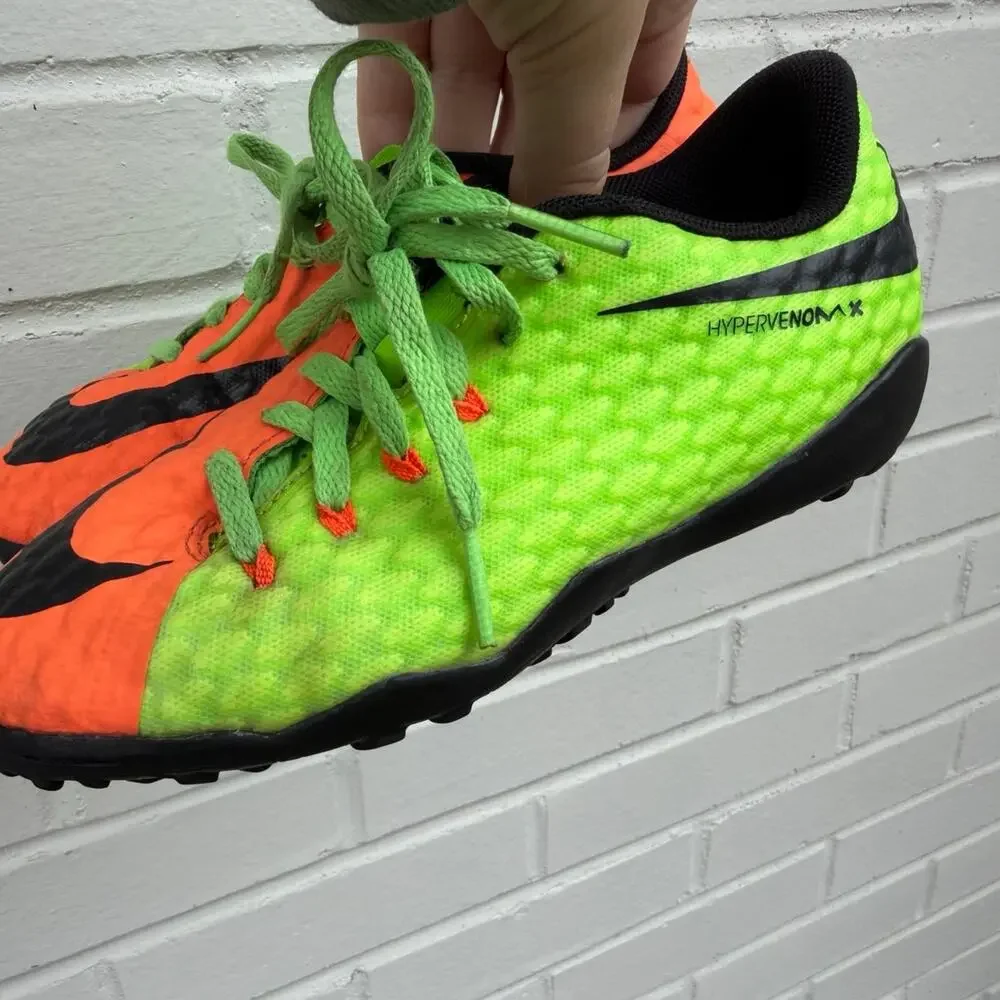 Nike Hypervenom soccer shoes Youth size 1.5 - Picture 5 of 6